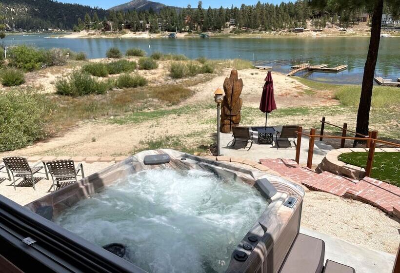 Cove Lakefront Chalet #2098