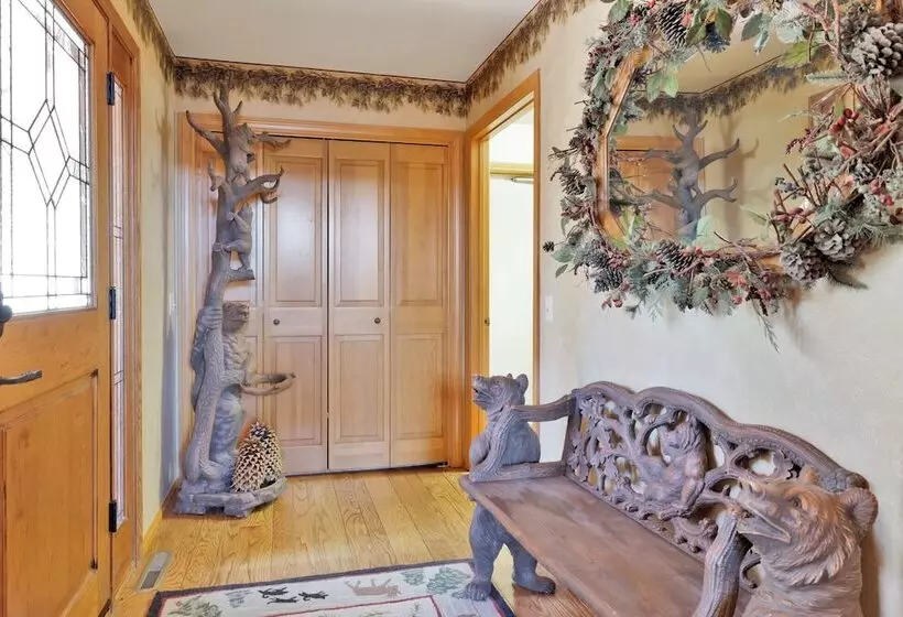 Cove Lakefront Chalet #2098