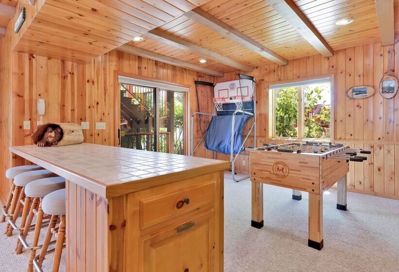 Cove Lakefront Chalet #2098