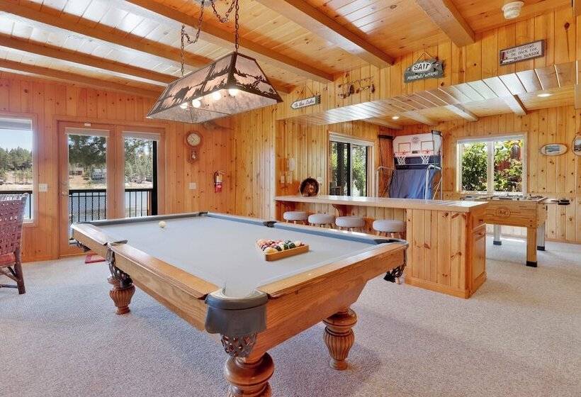 Cove Lakefront Chalet #2098