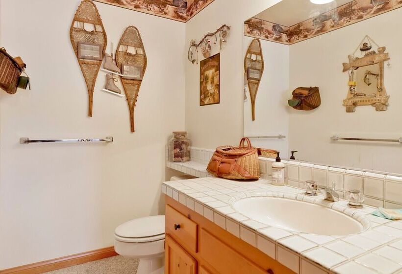 Cove Lakefront Chalet #2098