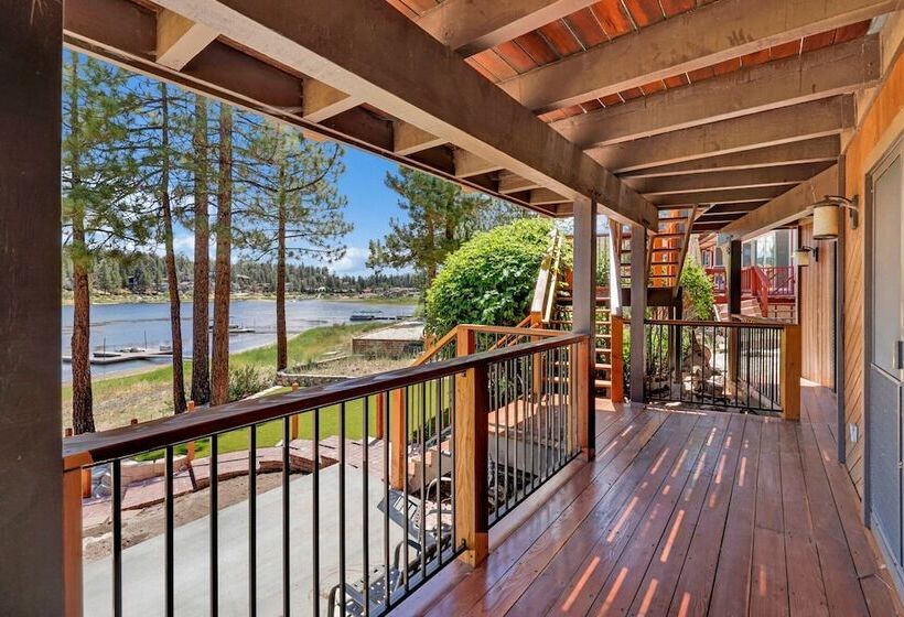 Cove Lakefront Chalet #2098