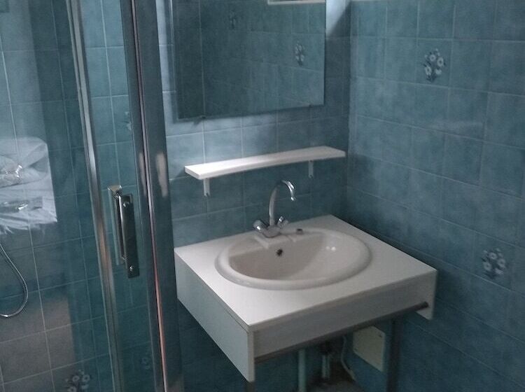 فندق L Auberge Du Drot