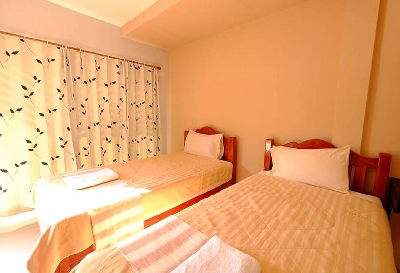 فندق Prompong Resort Mukdahan