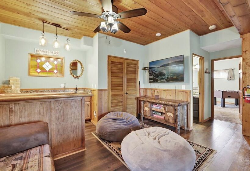 Lazy Llama Lodge #2150