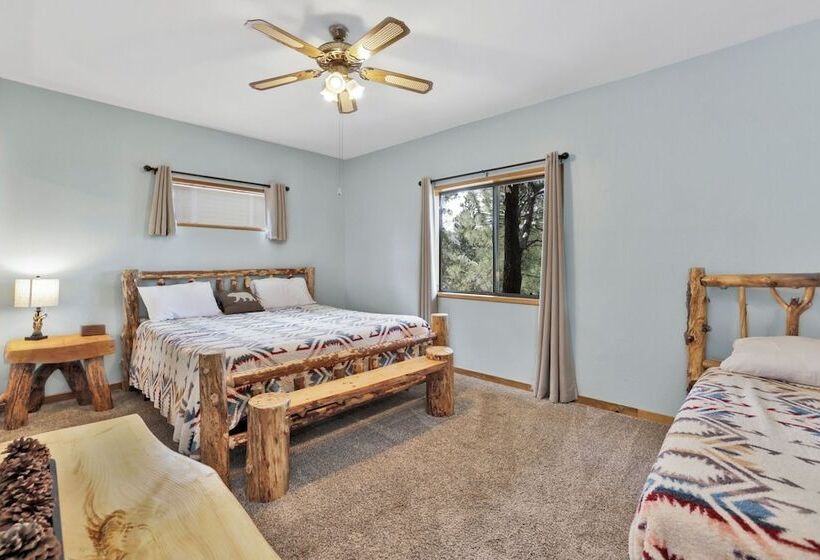 Lazy Llama Lodge #2150