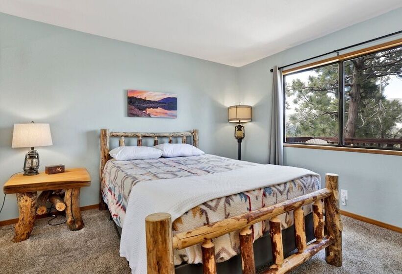 Lazy Llama Lodge #2150