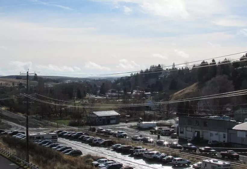 Motelli Pullman Garden Inn