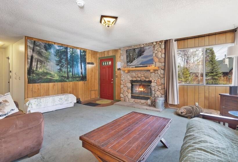 Nested Oaks Cottage #2234