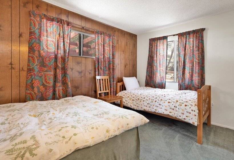 Nested Oaks Cottage #2234