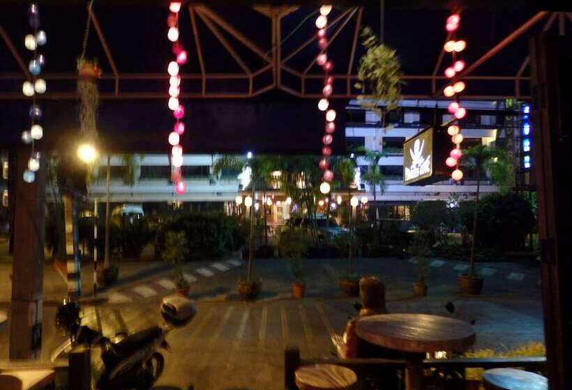 Пансион Pirates Cove Bar And Restauant