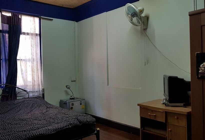 Пансион Pirates Cove Bar And Restauant