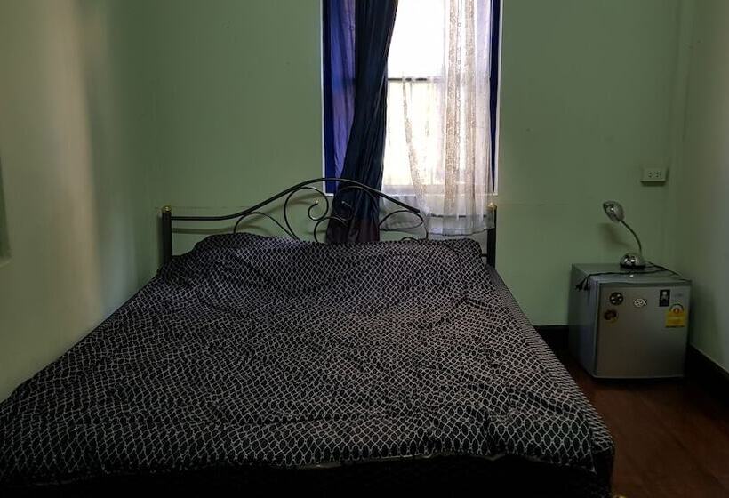 Пансион Pirates Cove Bar And Restauant