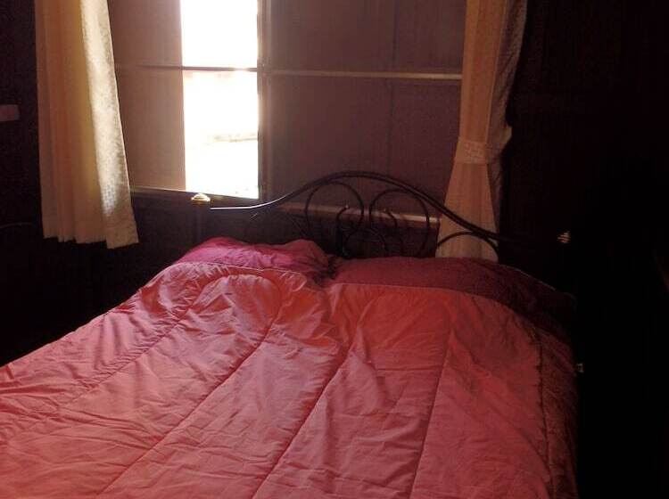 Пансион Pirates Cove Bar And Restauant