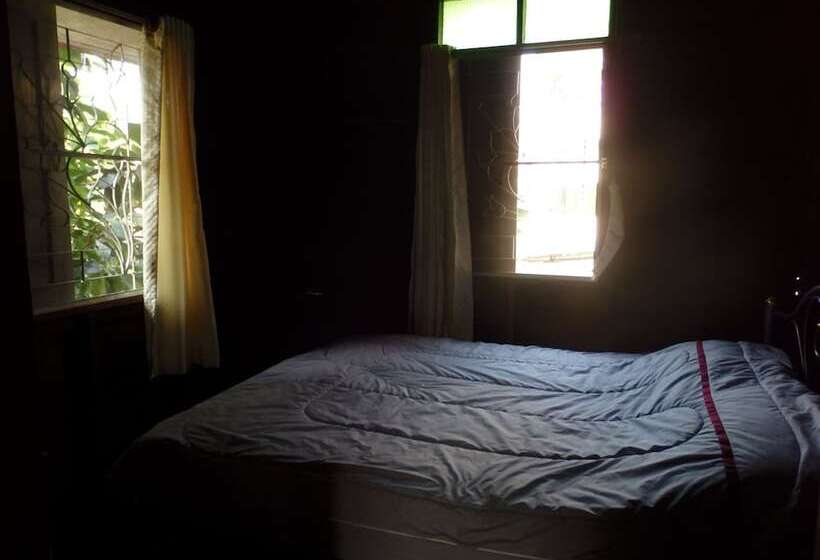 Пансион Pirates Cove Bar And Restauant