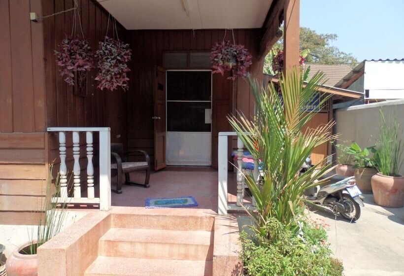 Пансион Pirates Cove Bar And Restauant