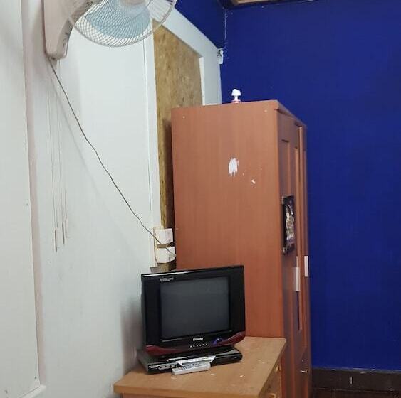 Пансион Pirates Cove Bar And Restauant