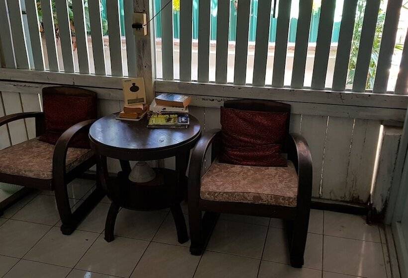 Пансион Pirates Cove Bar And Restauant