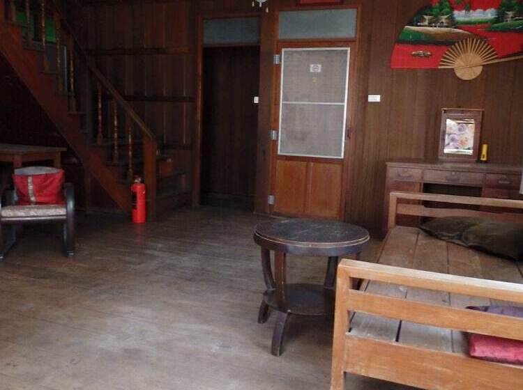 Пансион Pirates Cove Bar And Restauant