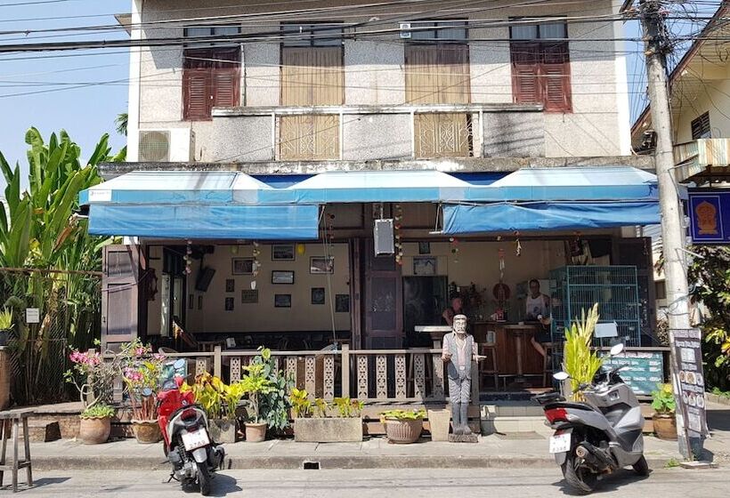 Пансион Pirates Cove Bar And Restauant