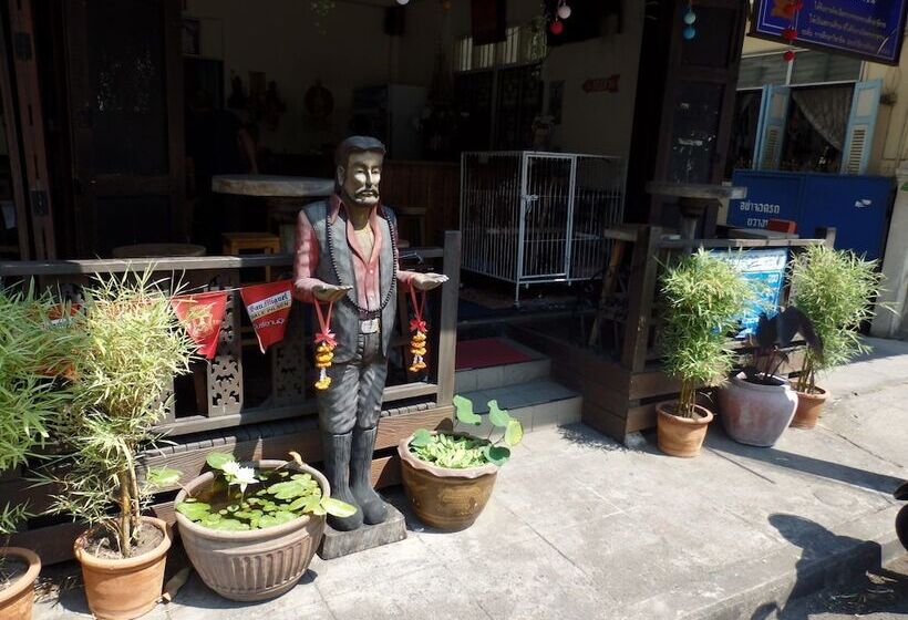 Пансион Pirates Cove Bar And Restauant