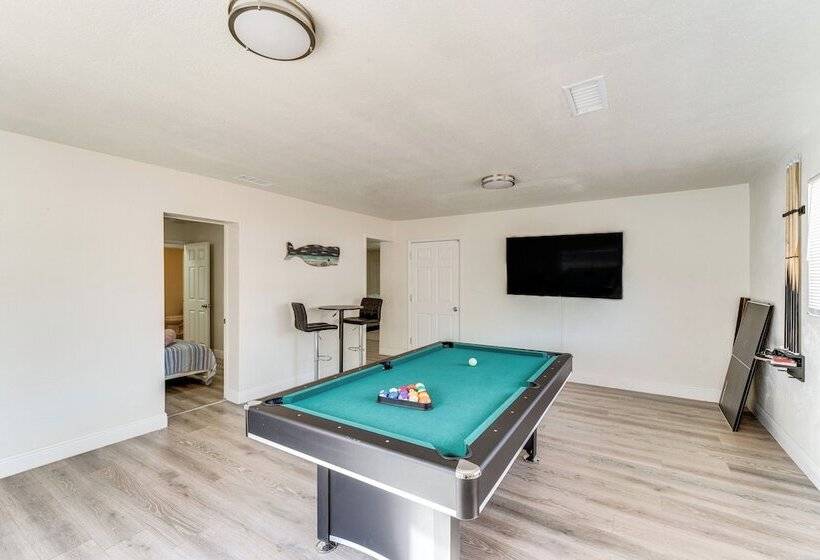 Game Room, Private Pool: South Daytona Home!