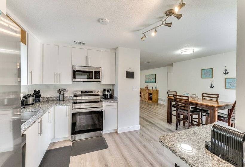 Game Room, Private Pool: South Daytona Home!