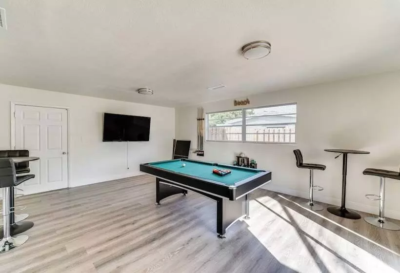Game Room, Private Pool: South Daytona Home!