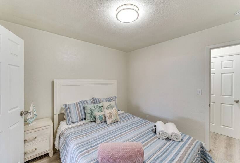 Game Room, Private Pool: South Daytona Home!