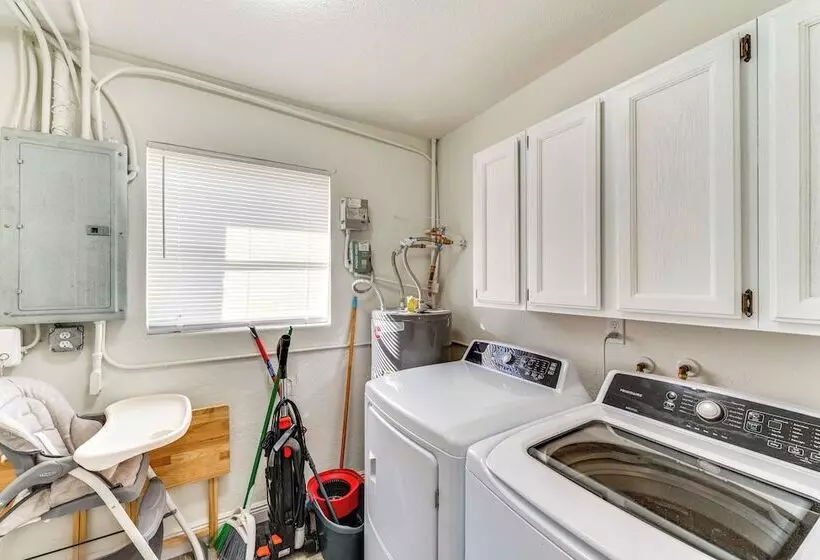 Game Room, Private Pool: South Daytona Home!