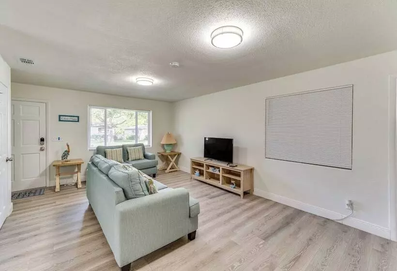 Game Room, Private Pool: South Daytona Home!