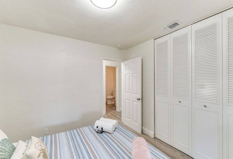 Game Room, Private Pool: South Daytona Home!