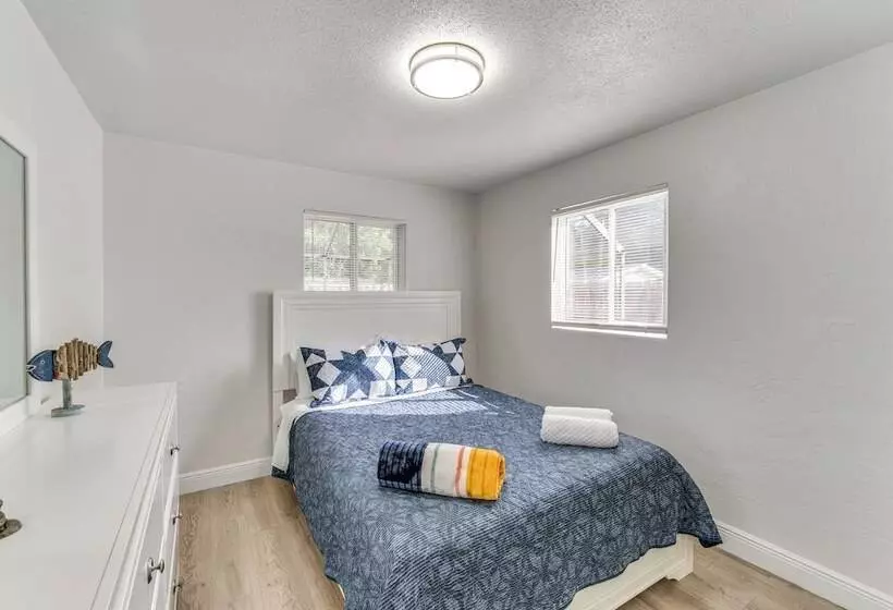 Game Room, Private Pool: South Daytona Home!