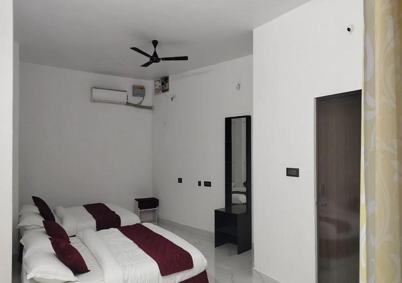 בית מלון כפרי Greenwoods Farm House