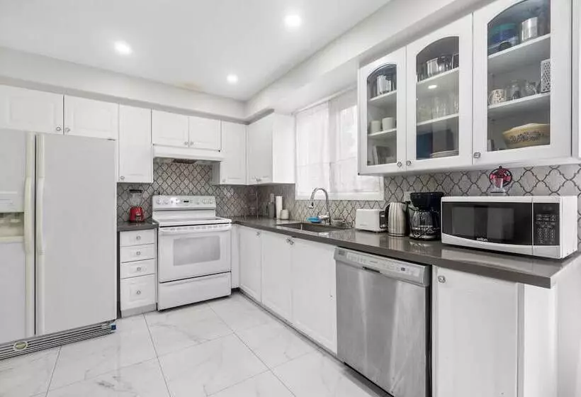 Majatalo Globalstay Rooming House In Scarborough