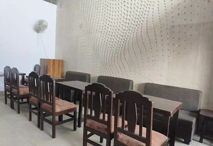 Hotelli Jhansi Castle Inn