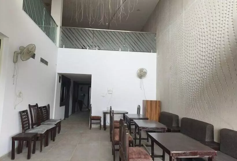 Hotelli Jhansi Castle Inn