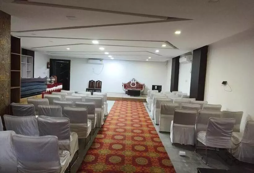 Hotelli Jhansi Castle Inn