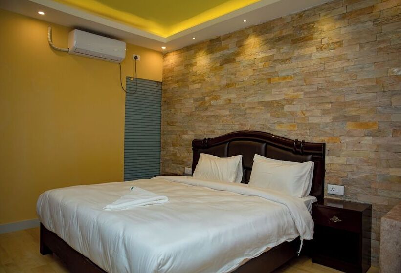 هتل Matina Suites