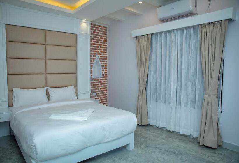 هتل Matina Suites