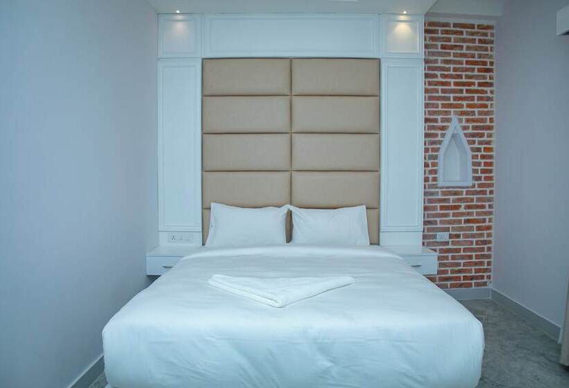 هتل Matina Suites