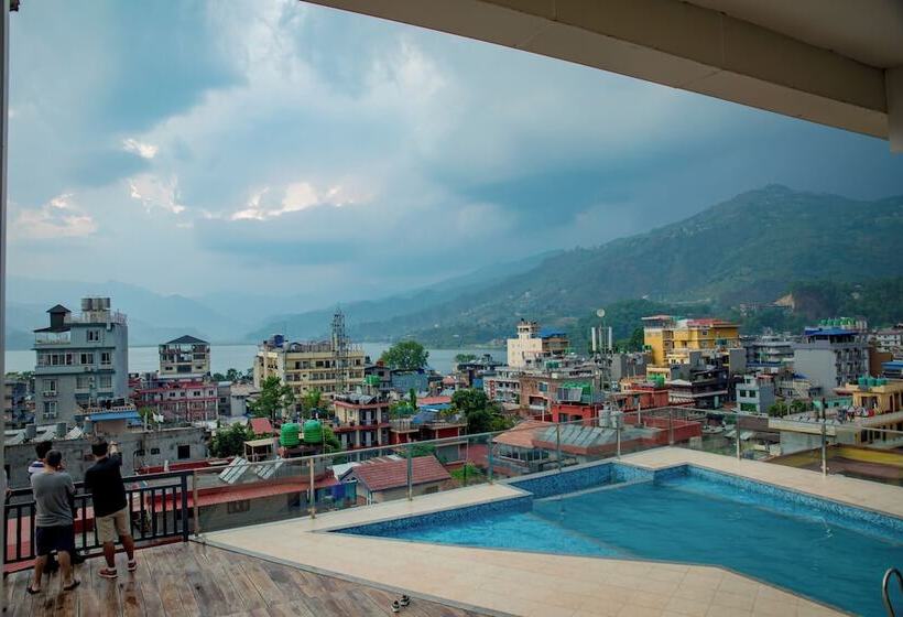 هتل Matina Suites