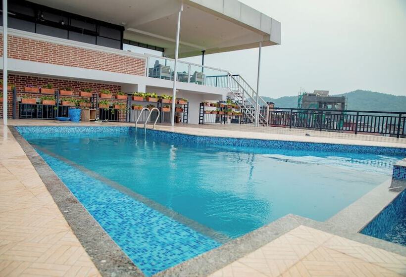 هتل Matina Suites