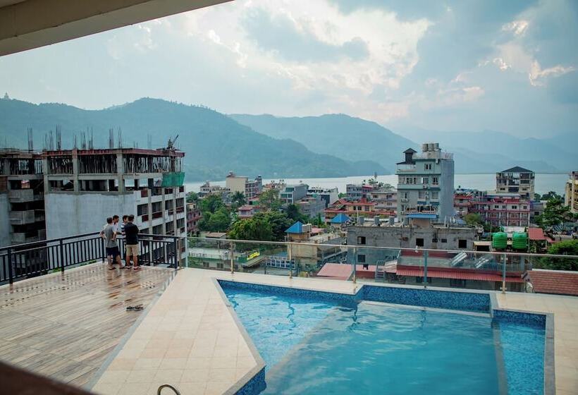 هتل Matina Suites