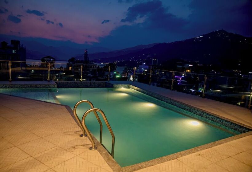 هتل Matina Suites