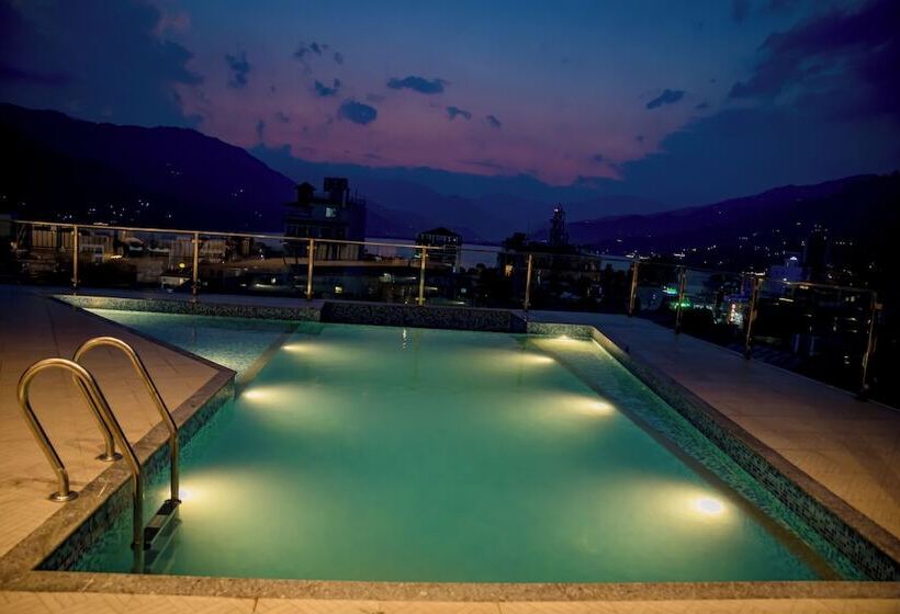 هتل Matina Suites