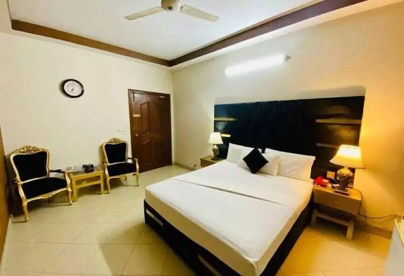 Hotel B R Lounge