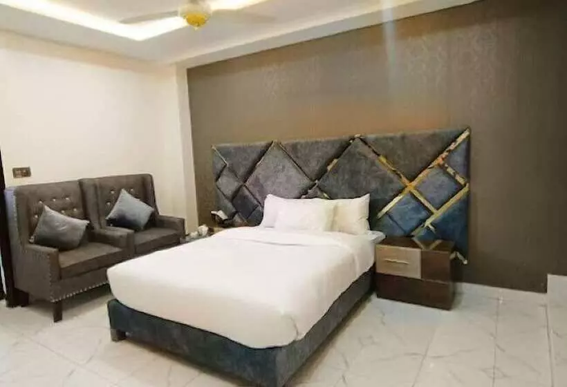 Hotel B R Lounge