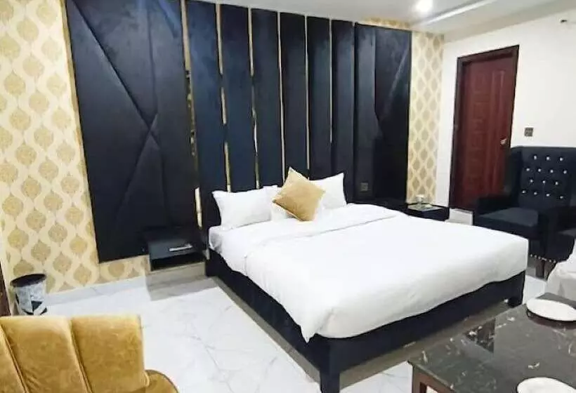 Hotel B R Lounge