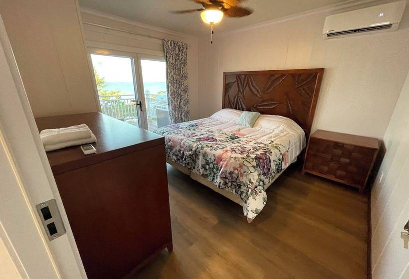 هتل Great Cistern Beach Village